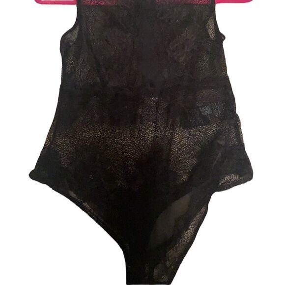 ✨ GUESS womens Rosaly Sleeveless Lace Bodysuit✨ - Picture 5 of 7